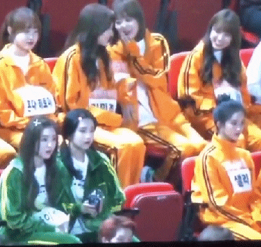 아이즈원) 레드벨벳 덕후 사쿠라를 위해 레드벨벳 싸인앨범을 선물한 태국팬 | 인스티즈