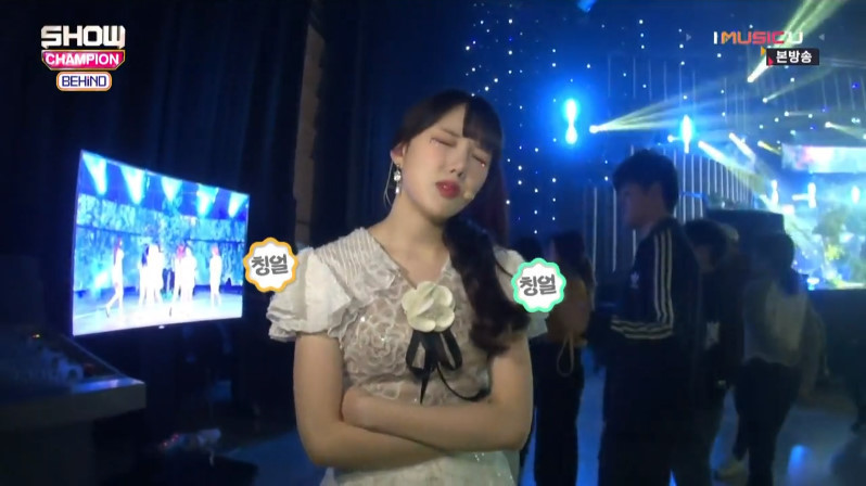 뱃살 때문에 고통받는 여자친구 예린.jpg | 인스티즈