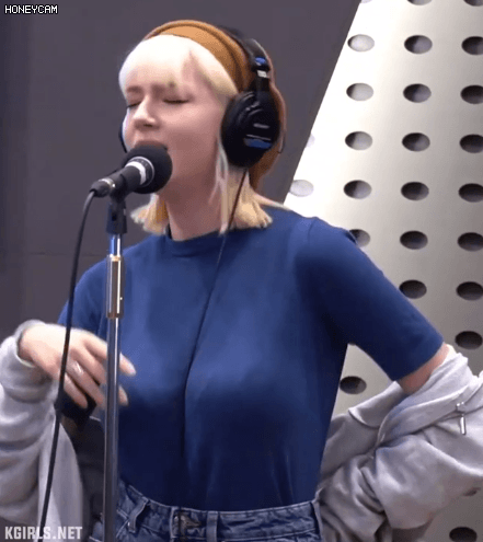 열창하는 샤넌 선생님 ㄷㄷㄷ | 인스티즈