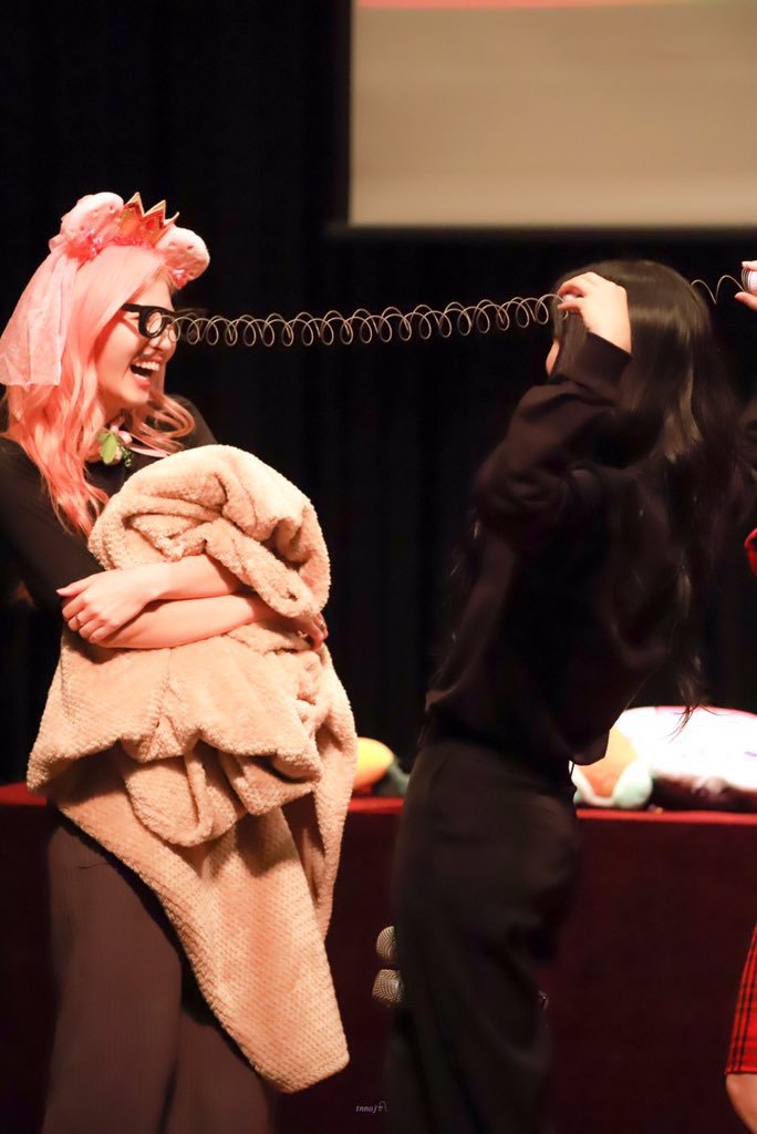 애교장인 김사나.gif | 인스티즈