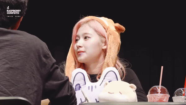 애교장인 김사나.gif | 인스티즈