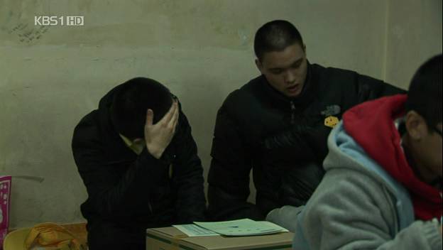 102보충대 입영 당일 저녁 내무반 | 인스티즈