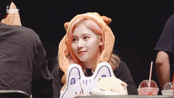 애교장인 김사나.gif | 인스티즈