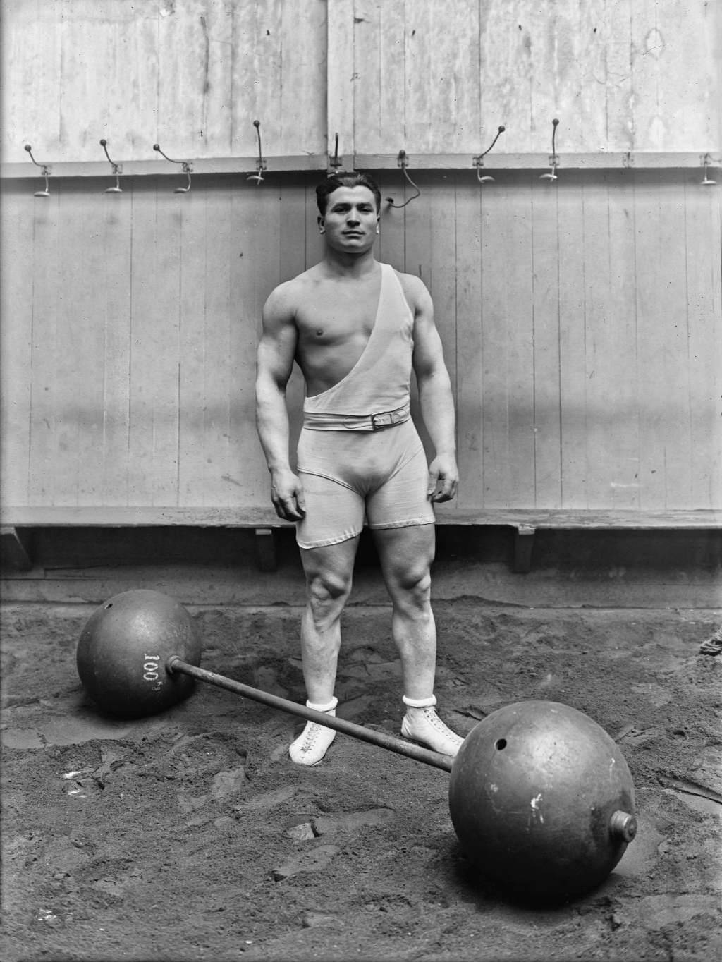1920년 역도 금메달 선수의 근육 | 인스티즈