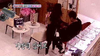 남자친구를 자꾸 툭툭 때리는 여자;.jpg | 인스티즈