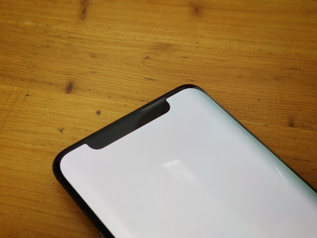 사람에 따라 호불호가 극과 극으로 갈린다는 스마트폰 전면 노치 디자인들 | 인스티즈