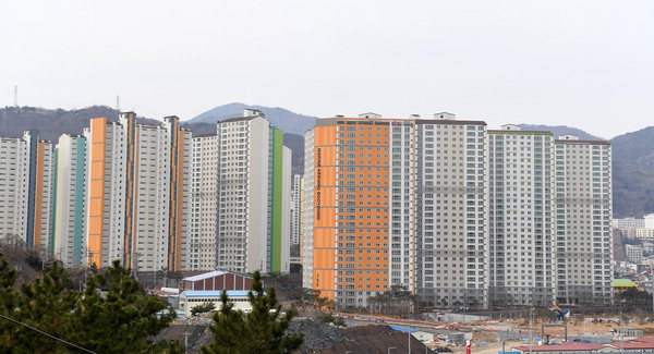 디자인 호불호가 갈린다는 마산의 한 아파트단지.jpg | 인스티즈