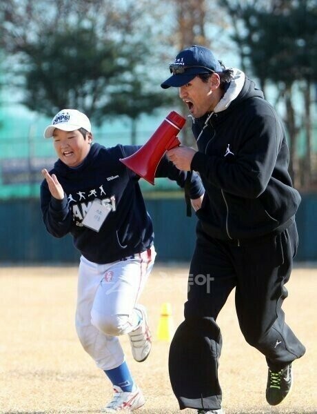 땀흘리며 헐떡이는 이모 | 인스티즈