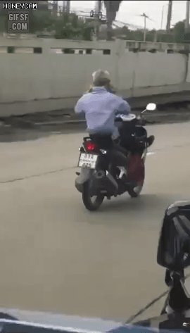 오토바이 타는 노인 | 인스티즈