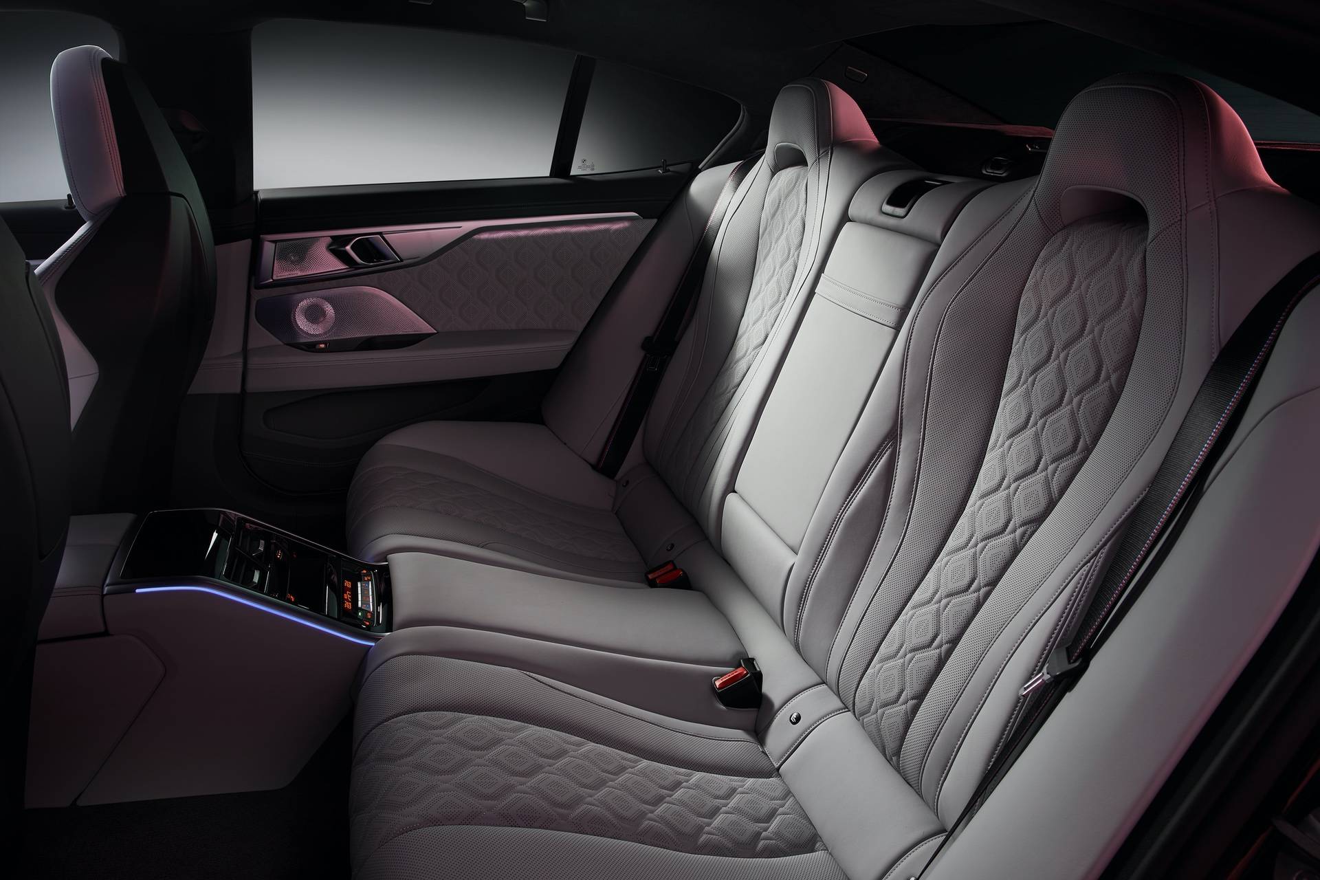 2020 BMW M8 그란쿠페 [데이터핵주의] | 인스티즈