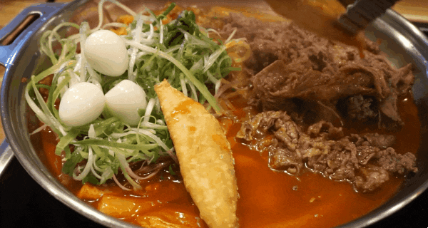 불고기순대오징어튀김 토핑! 청년다방 떡볶이 gif | 인스티즈