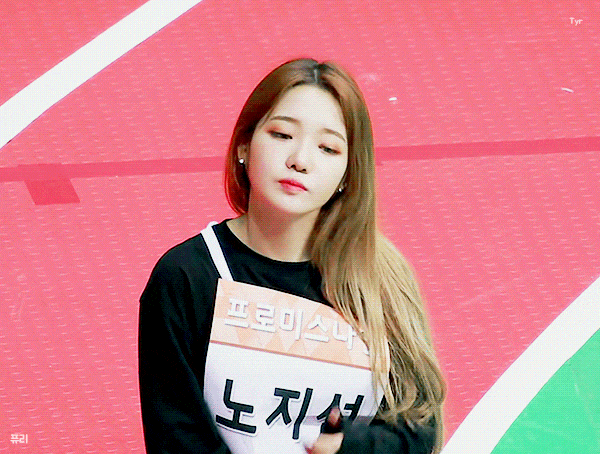 머리 넘기는 지선이 .gif | 인스티즈