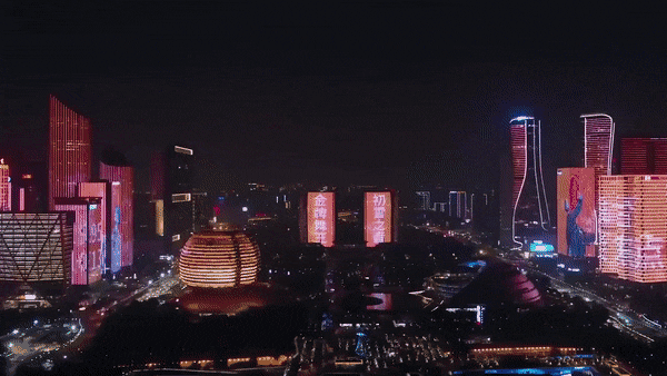 세계 최대 규모로 생일을 축하해주기 위해 거의 도시 전체를 빌린 한 아이돌 중국팬덤 | 인스티즈