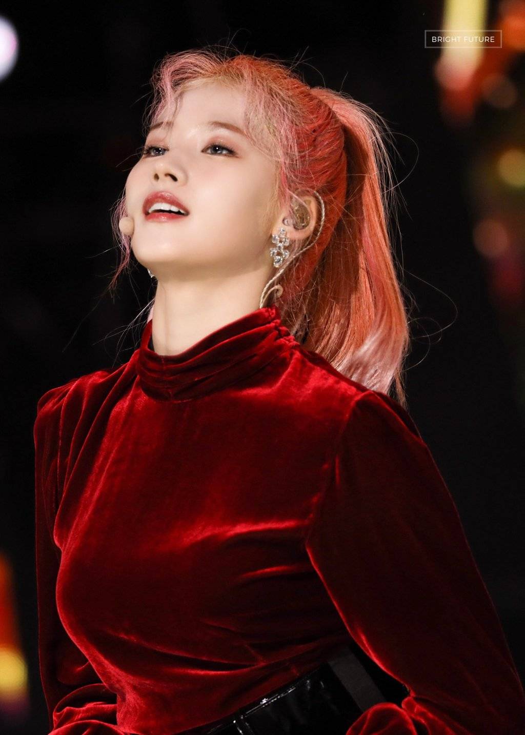 슈퍼콘에서 레전드찍은 사나 | 인스티즈