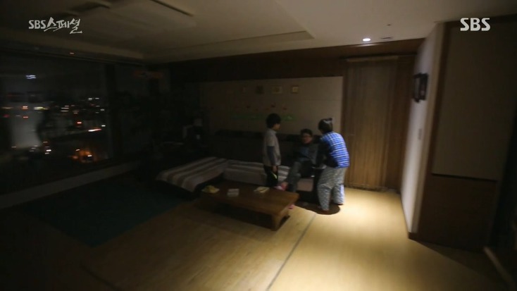 월급 300에 애 둘 있는데 200 저축하는 가족 | 인스티즈