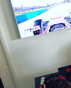 게임하는 남편 유혹하는 아내.gif | 인스티즈