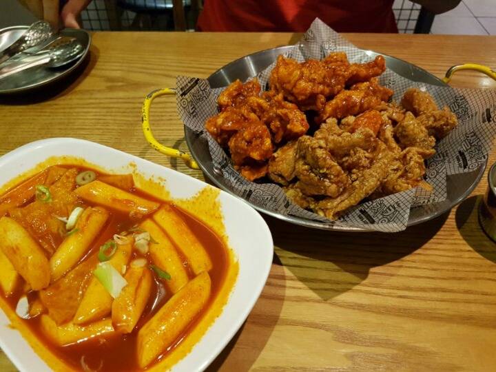 치킨과 떡볶이 환상 콜라보! 치킨떡볶이세트 치떡 gifjpg | 인스티즈