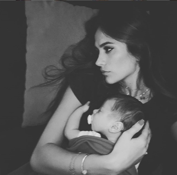 게임하는 남편 유혹하는 아내.gif | 인스티즈