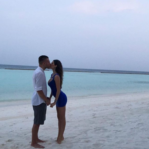 게임하는 남편 유혹하는 아내.gif | 인스티즈