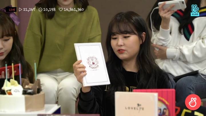 러블리즈 데뷔 4주년으로 V앱이 끝나서 캡쳐짤 | 인스티즈