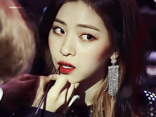 취향저격하던 날의 있지 ITZY 류진 분위기 모음.jpgif | 인스티즈