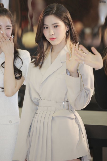 취향저격하던 날의 있지 ITZY 류진 분위기 모음.jpgif | 인스티즈