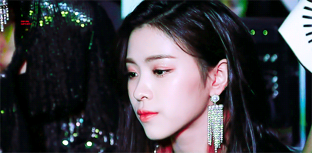취향저격하던 날의 있지 ITZY 류진 분위기 모음.jpgif | 인스티즈