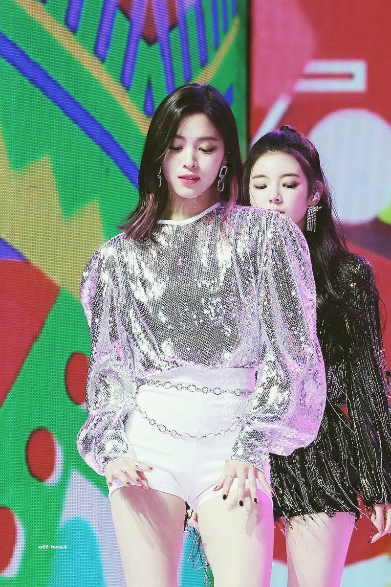 취향저격하던 날의 있지 ITZY 류진 분위기 모음.jpgif | 인스티즈