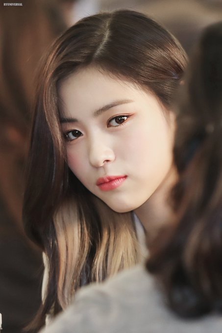 취향저격하던 날의 있지 ITZY 류진 분위기 모음.jpgif | 인스티즈