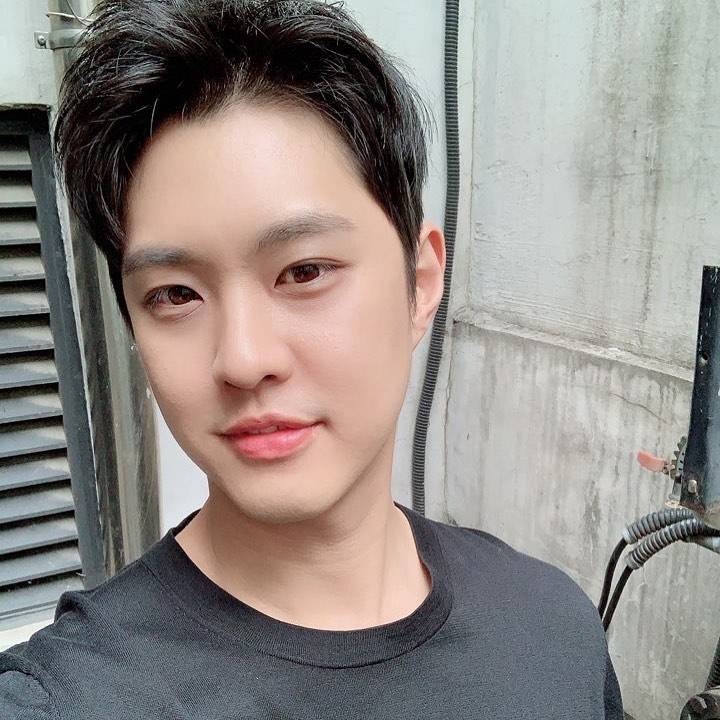 엠블랙 승호, 데뷔 10주년과 나이 33세 생일 겹경사…이준의 근황은? | 인스티즈