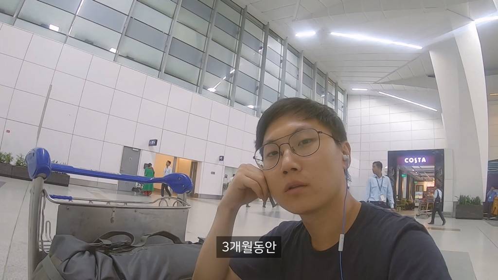 항공편 결항에 대처하는 인도 승무원 | 인스티즈