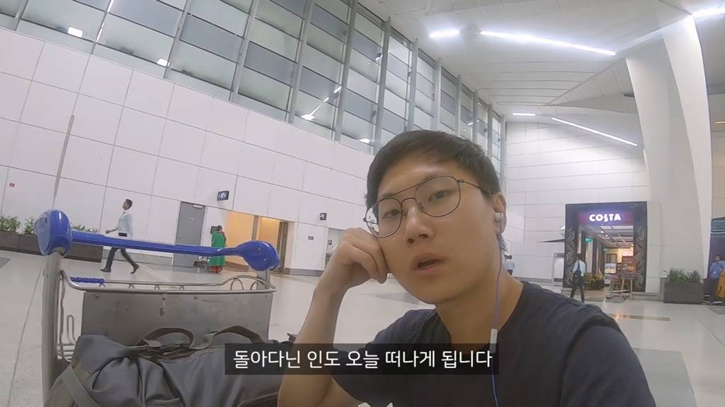 항공편 결항에 대처하는 인도 승무원 | 인스티즈