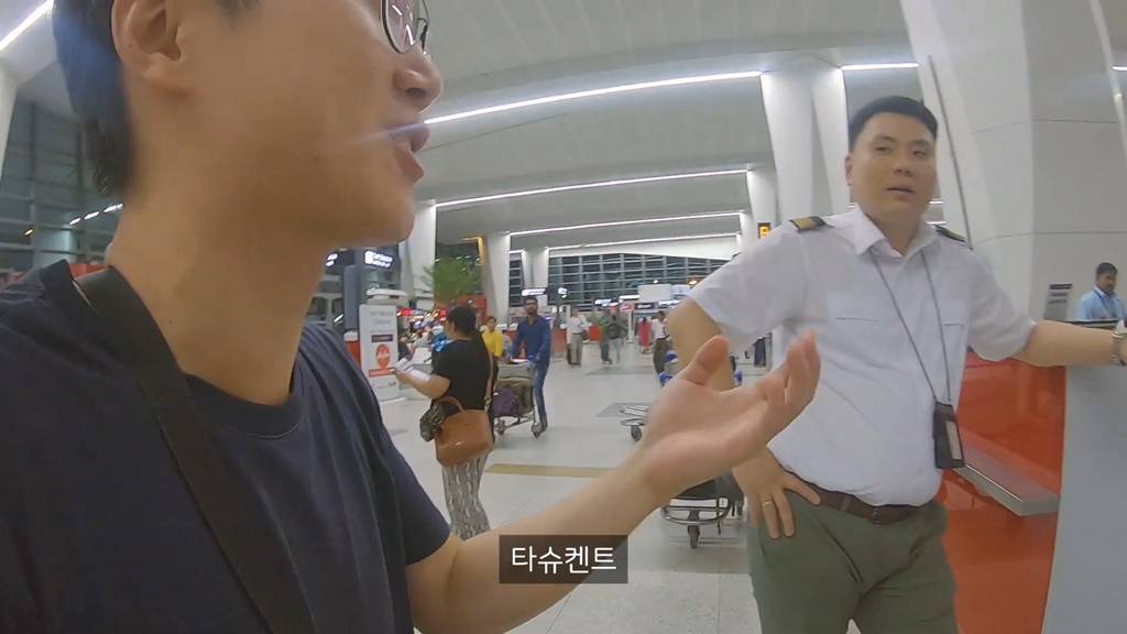 항공편 결항에 대처하는 인도 승무원 | 인스티즈