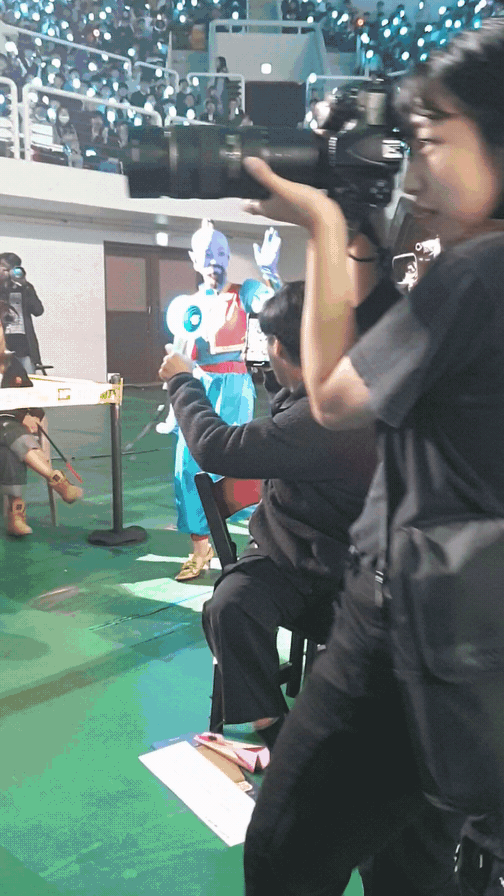 다현이 분장보고 웃음 못참는 트와이스 미나 ㅋㅋ | 인스티즈