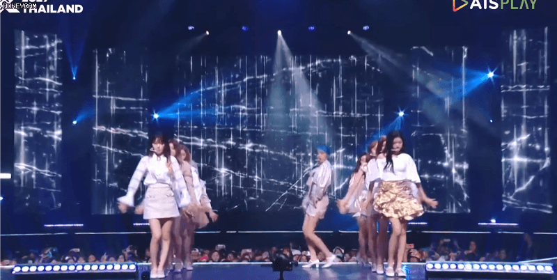 아이즈원 Kcon무대 교차편집.jpg | 인스티즈