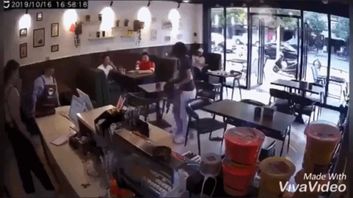 새치기했다고 사람패는 여자.gif | 인스티즈