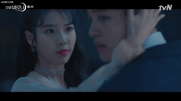 아이유한테 키스당하는 여진구 | 인스티즈