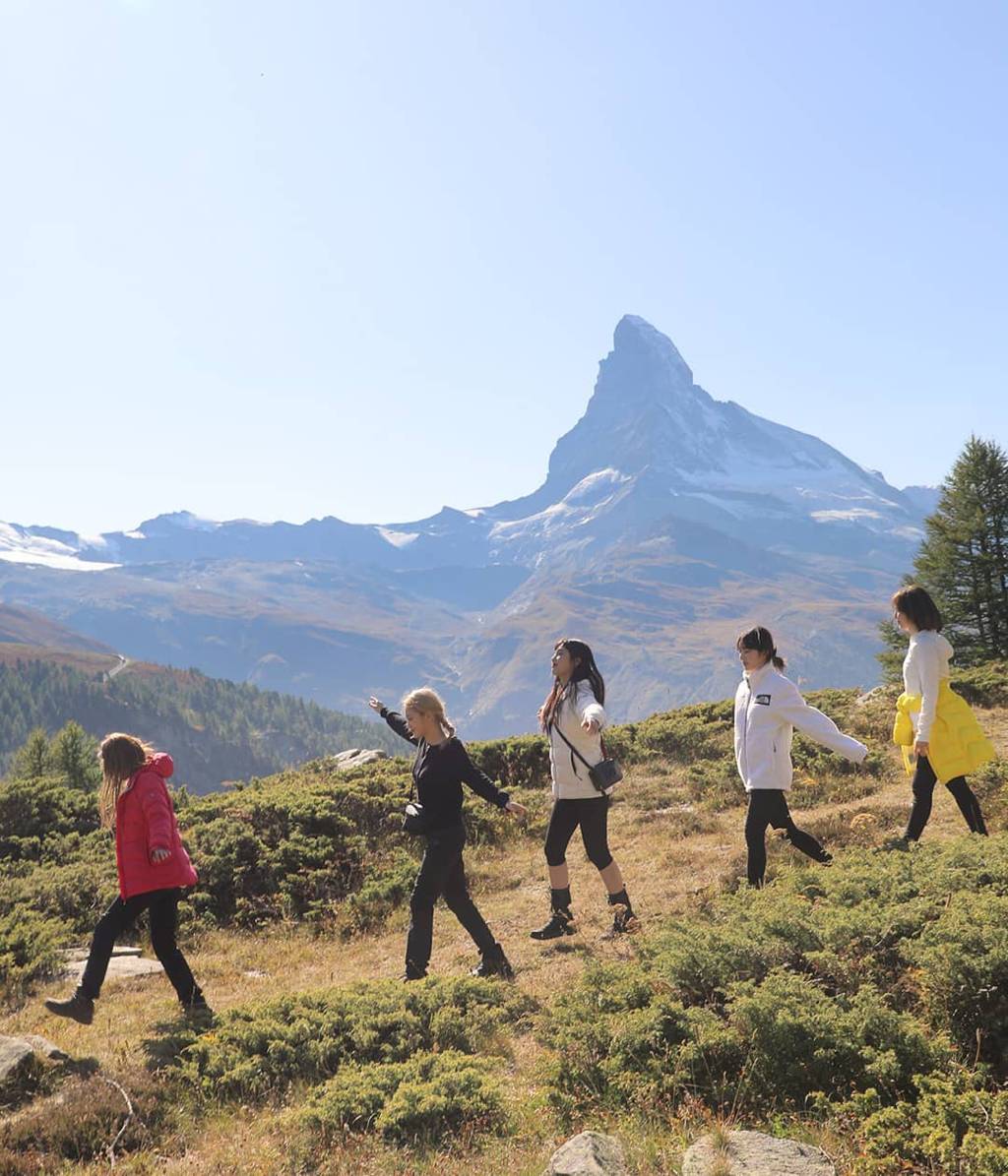 레드벨벳 웬디의 여행갔을 때 패딩 벗는 과정 ㅋㅋㅋ | 인스티즈