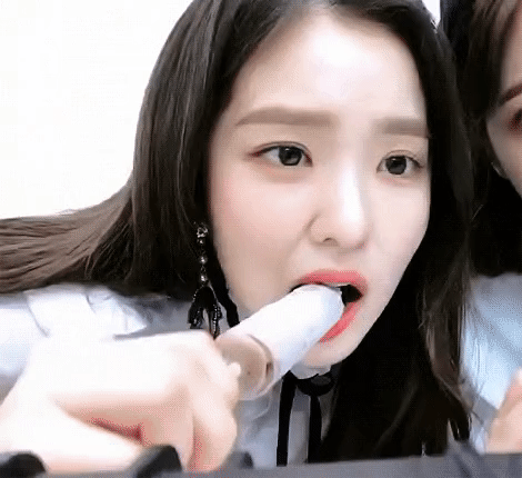 비비빅 먹는 아이린 | 인스티즈