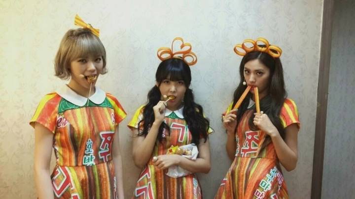 여자 아이돌 의상 레전드.jpg | 인스티즈