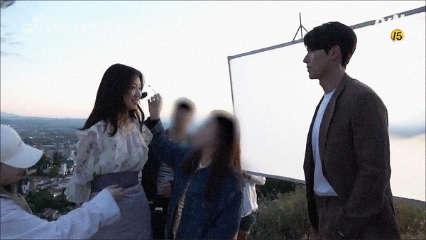 [알함브라] 현빈이 박신혜 웃기는 법 + 키 작게 만드는 방법.jpgif | 인스티즈