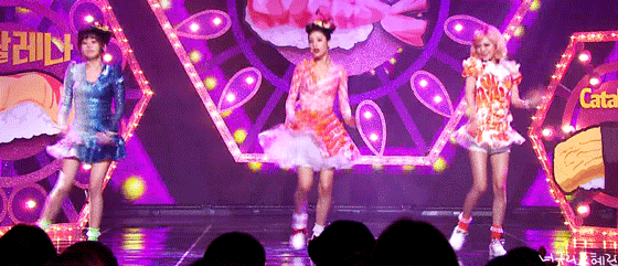 여자 아이돌 의상 레전드.jpg | 인스티즈