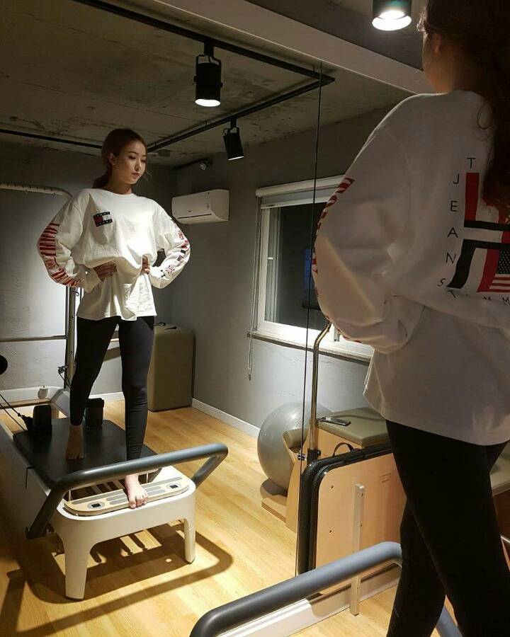 여자친구 신비가 몸매 관리하는 방법.gif | 인스티즈