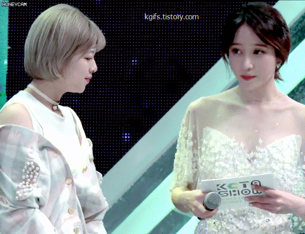 너무 어색해하는 정연과 하니ㅋㅋ | 인스티즈