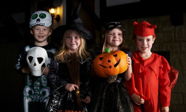 할로윈 vs 크리스마스 이미지만 봤을때 더 좋아하는 분위기는??? | 인스티즈