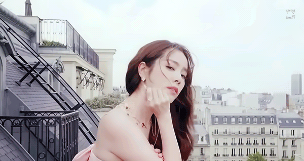 여자 연예인으로 재구성 해본 패션잡지 의인화.gif | 인스티즈