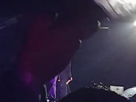 콘서트도중 우는 RM,정국이와 팬들을 조용하게 해줬던 맏형 ㅋㅋㅋ.jpgif | 인스티즈