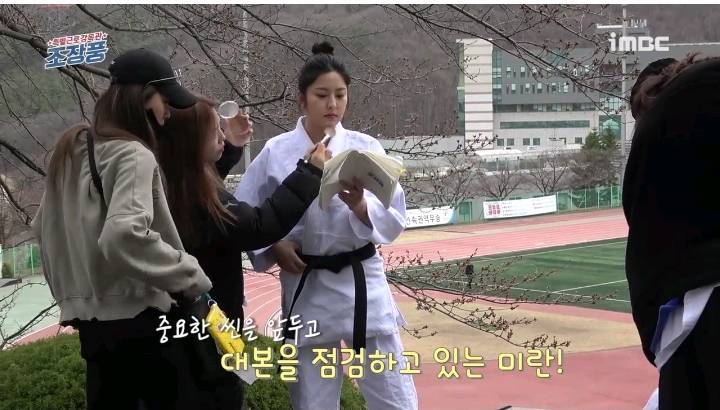 감독님과 몰래 상의후 남주몰래 기습 뽀뽀한 드라마 | 인스티즈