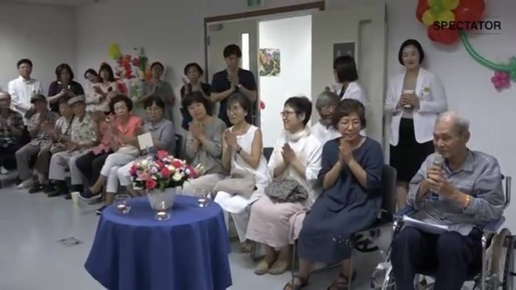 장례식에 검은 옷 대신 예쁜 옷을 입어 달라고 하셨더군요 | 인스티즈