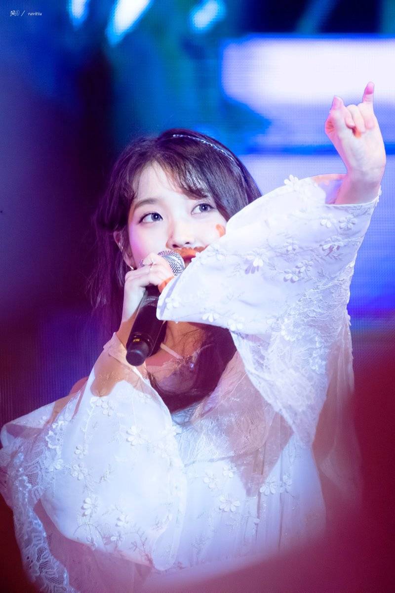 아이유는 어쩜 이리 이쁘지.jpgif | 인스티즈